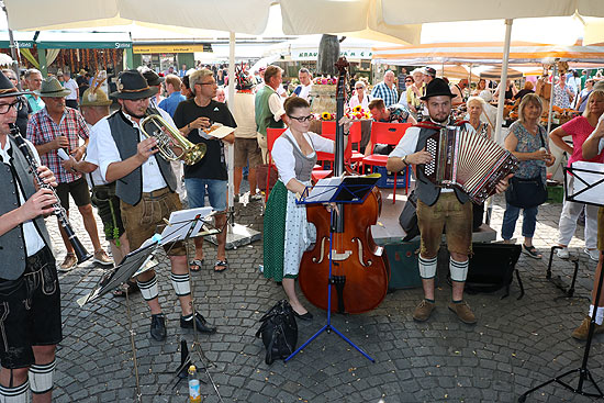 Brunnenfest 2018 auf dem Viktualienmarkt am 03. August 2018 (©foto: Martin Schmitz)